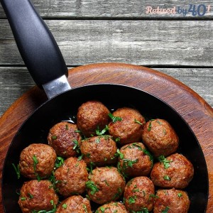 Slow Cooker Sweet Buffalo Meatballs are s sweet and spicy crockpot meatball recipe that takes about 3 minutes to throw together - and is a guaranteed crowd-pleaser!